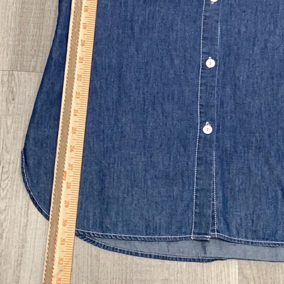 Tommy Bahama Denim Chambray Button Down Relaxed Tunic Shirt Size Small - Picture 8 of 8
